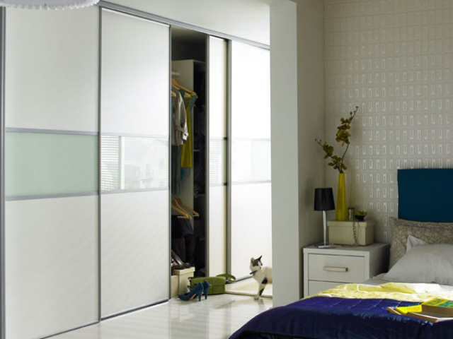 3 Panel Fineline White Panel Soft White Glass (Green) Silver Frame 3 Panel Fineline White Panel Soft White Glass (Green) Silver Frame