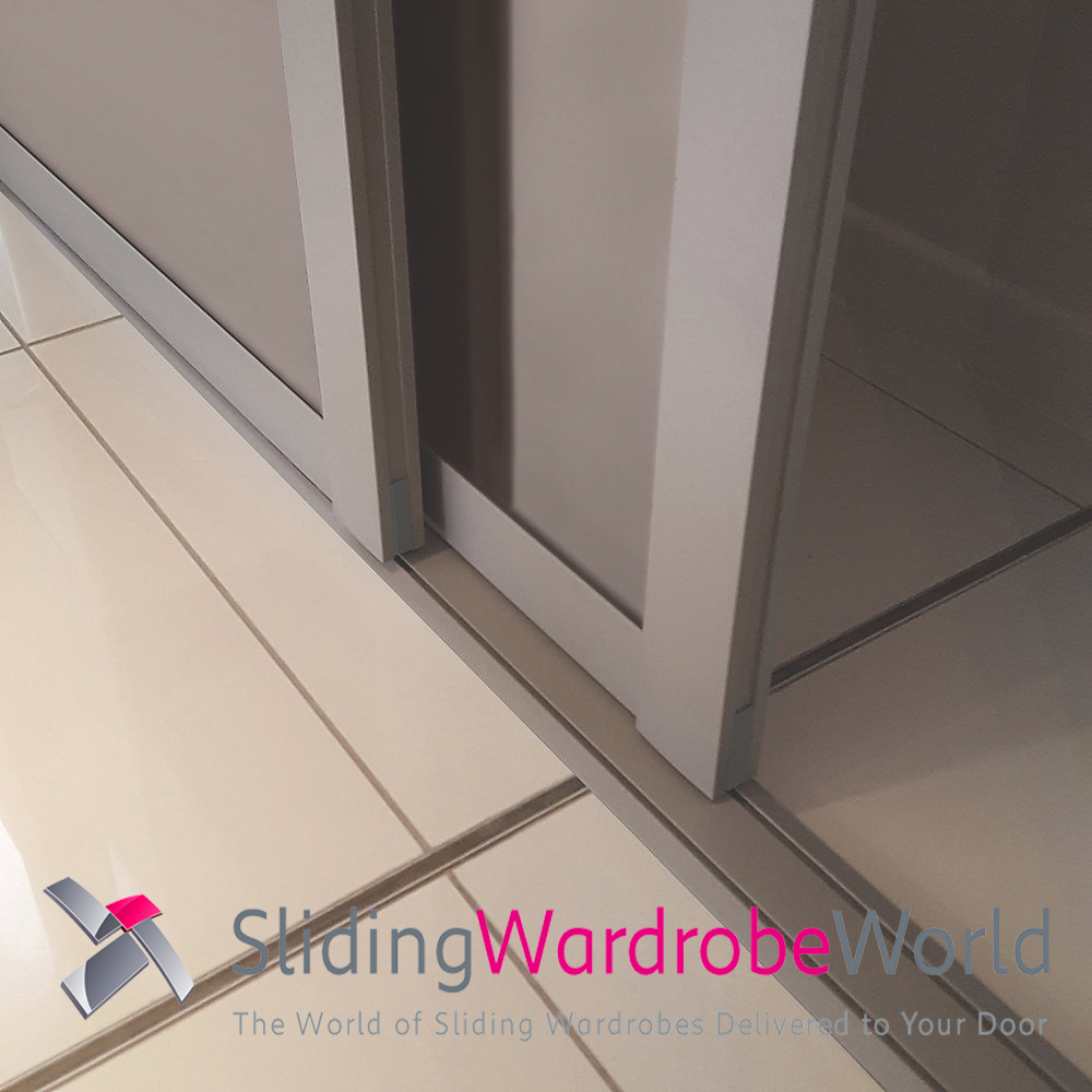 30909901.jpg Stone Grey Shaker - Detail