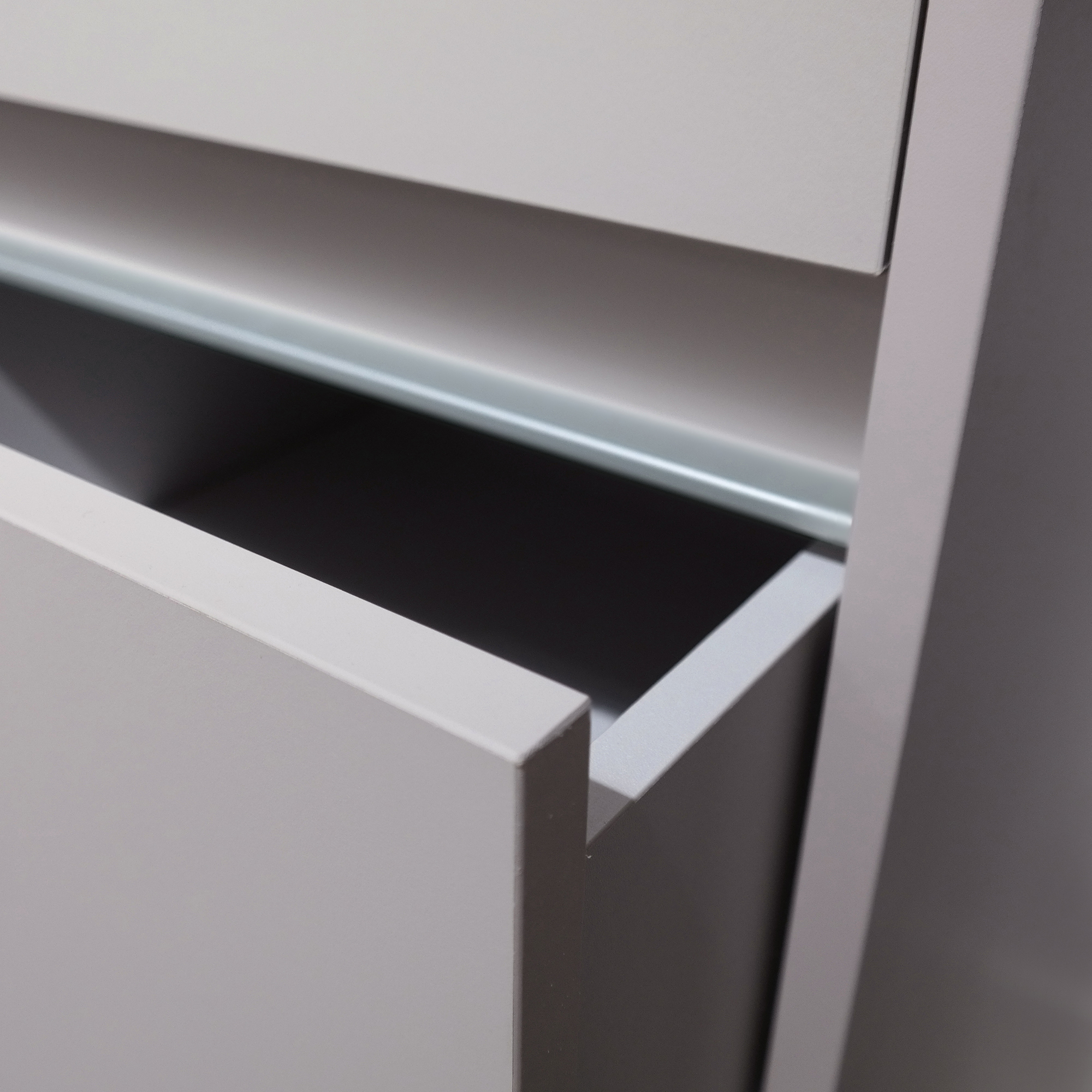 TWR-3DW450-NK_4 Cashmere SpacePro 3 Drawer Unit Detail