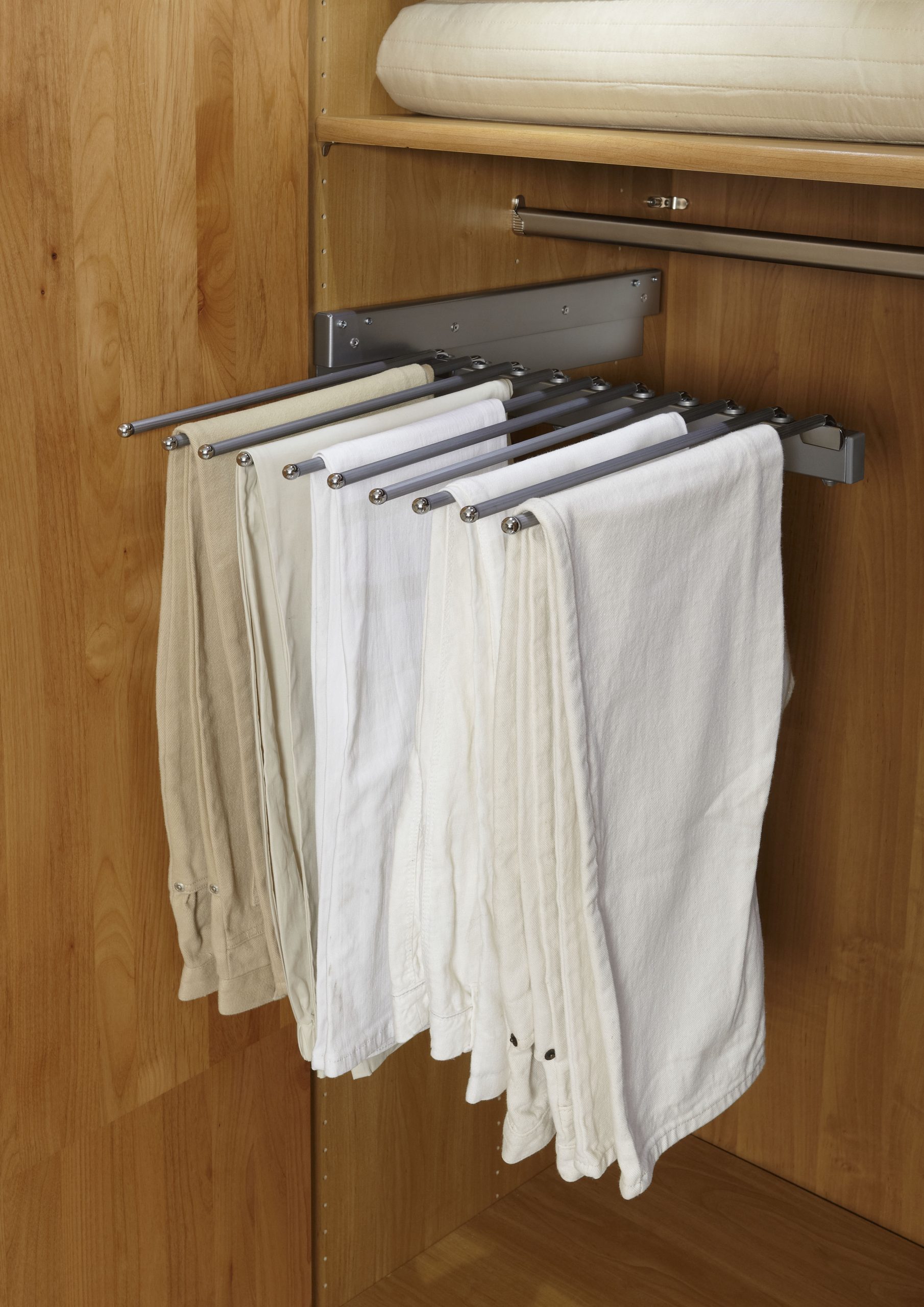 Fitted4u™ Trouser holder pullout Trouser holder pullout in alder carcass